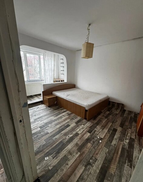 Berceni, Piata Resita